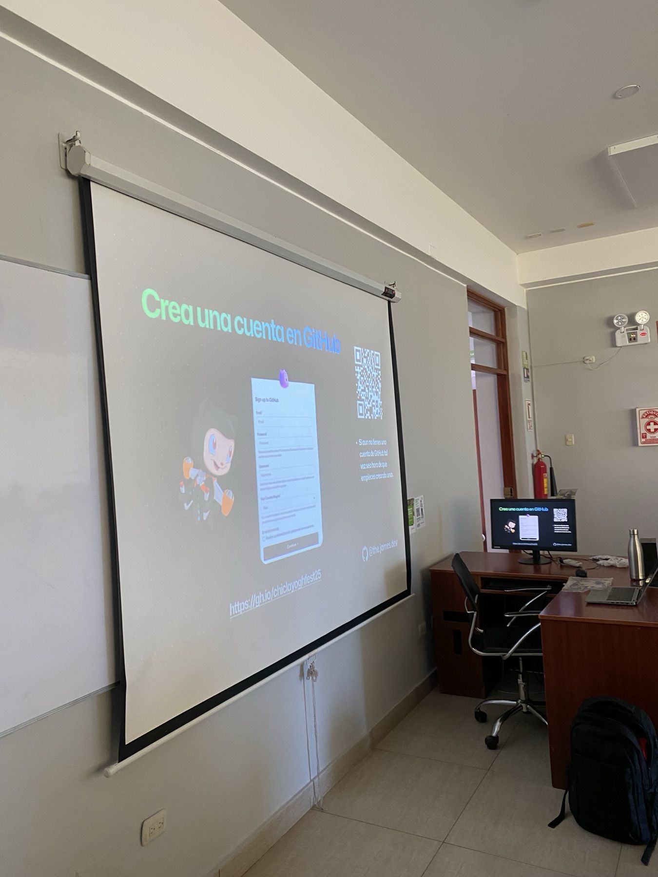 Demonstrating a contribution workflow at GitHub Fest Chiclayo
